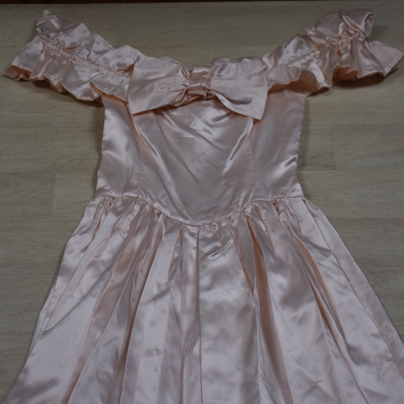 SOLD 70s Satin Bridesmaid Party Prom Dress Off Shoulder Puff Sleeve Coquette VTG - Picture 2 of 6
